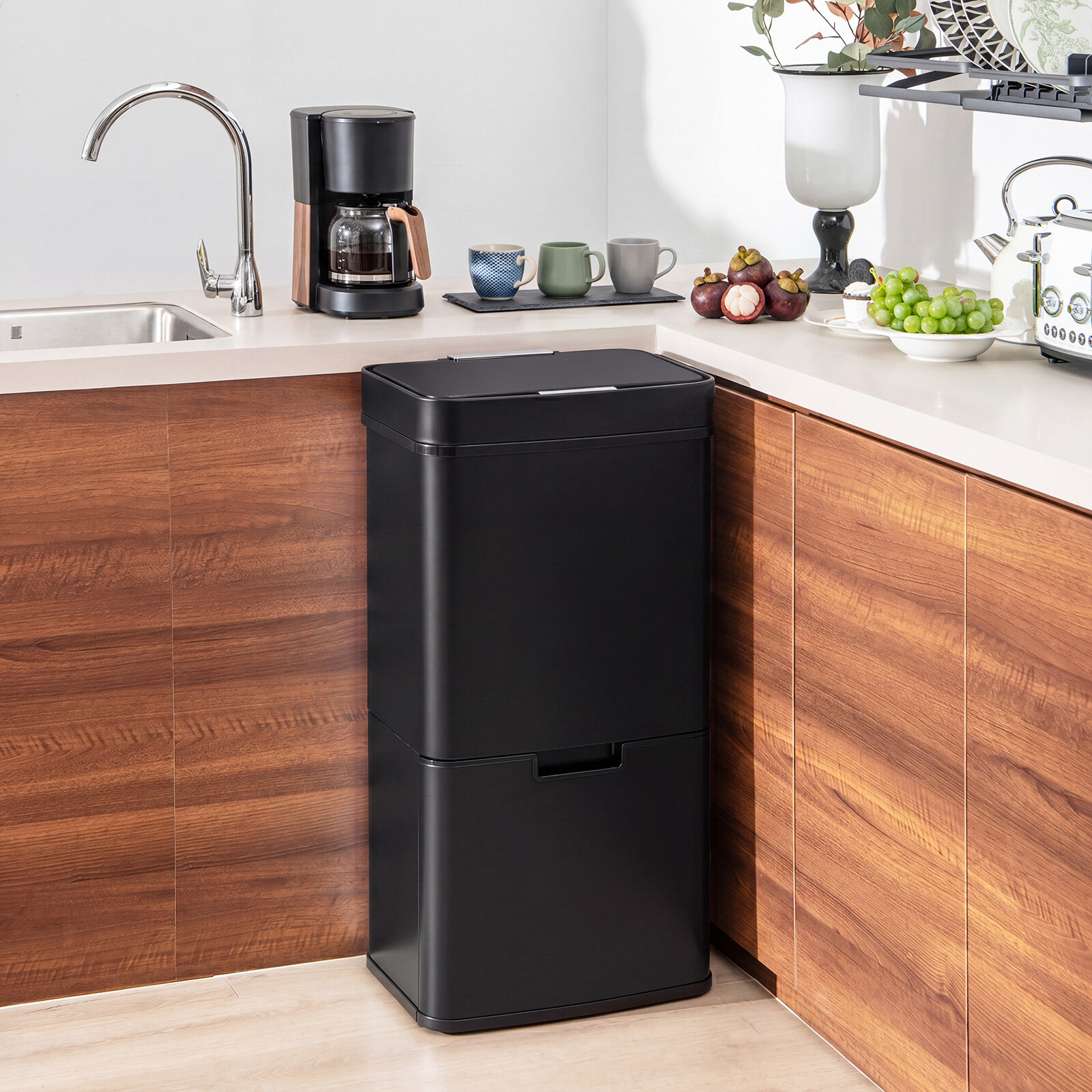 72 L roostevabast terasest prügikast köögijäätmete sektsiooniga, 42 x 32–58 x 84–110 cm, must