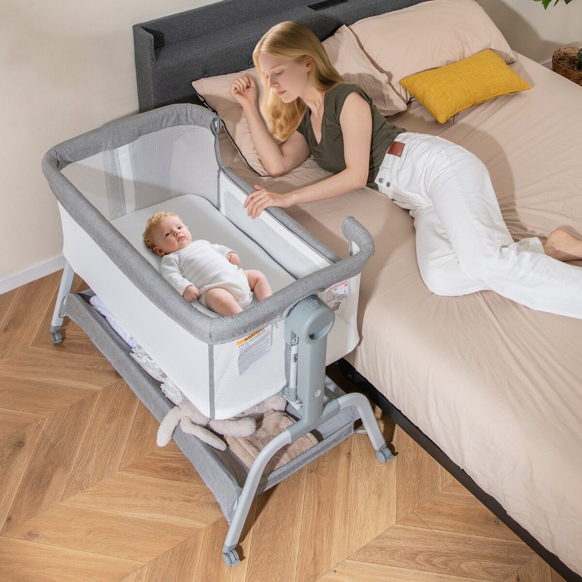 Immagine prodotto - Dettaglio culla fianco letto con ripiano