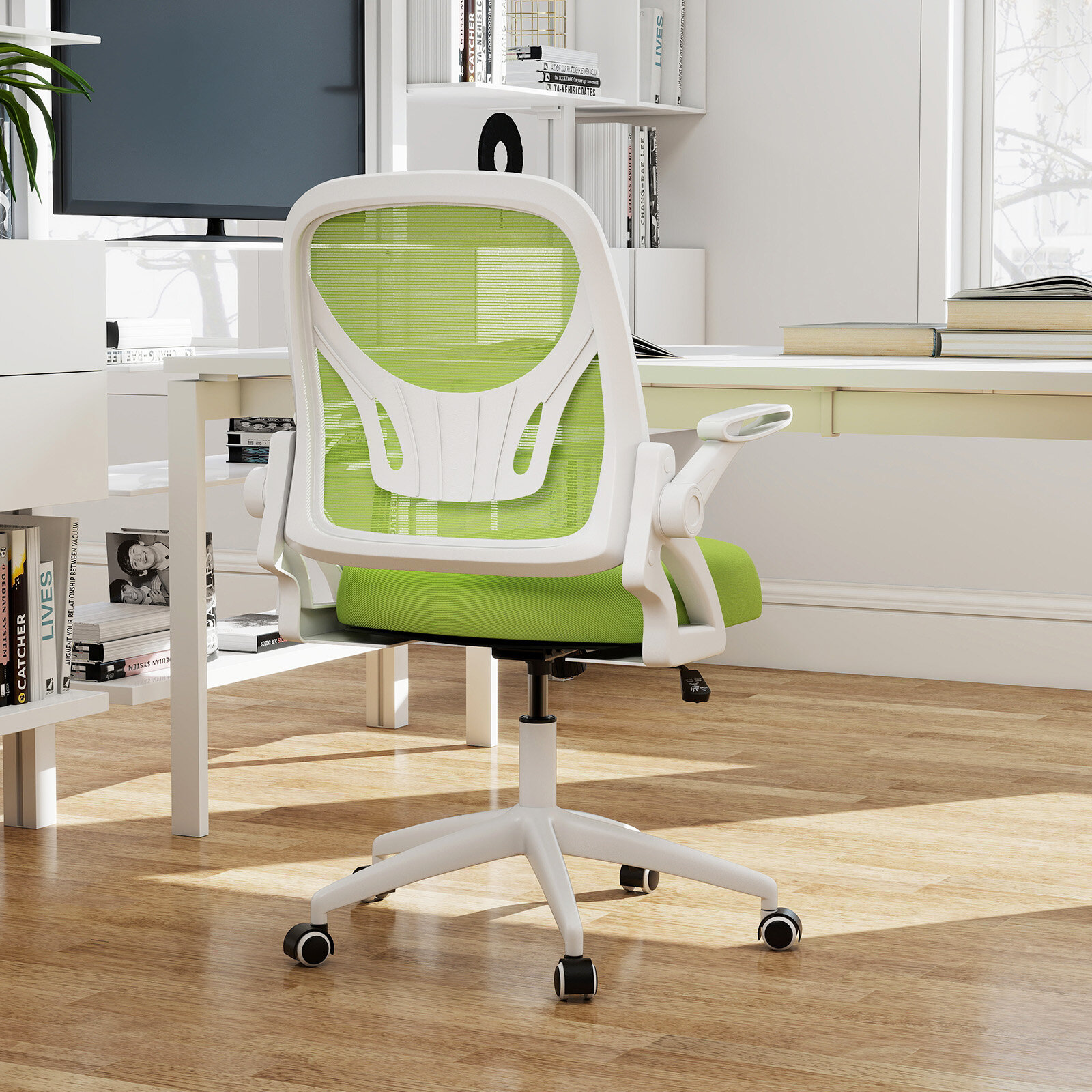 Ergonoomiline kontoritool ülespööratavate käetugede ja kiikfunktsiooniga. Roheline lauatool.