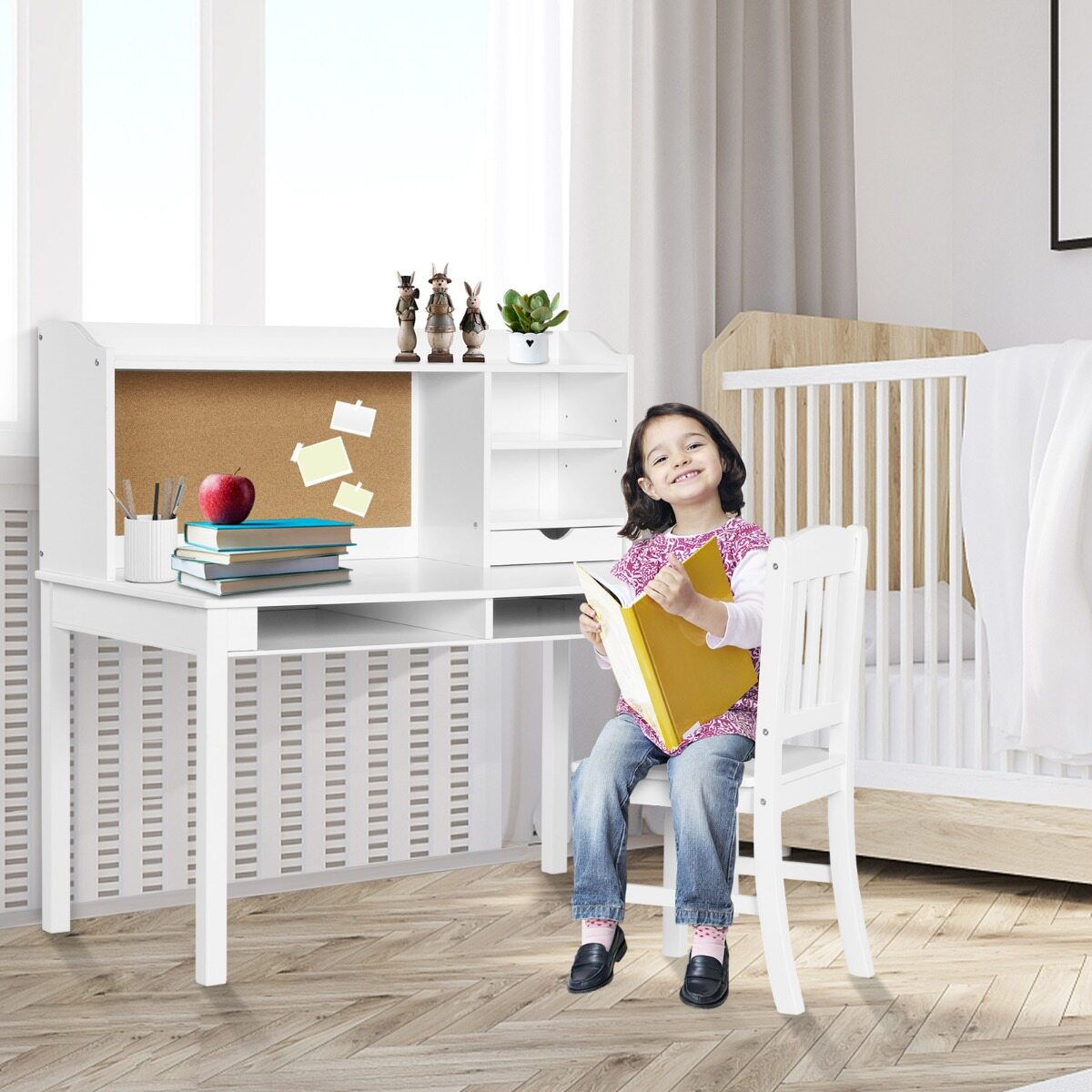 Laste kirjutuslaua ja tooli komplekt, laste kirjutuslaud tooliga, kandik, sahtlid, riiulid, kork, teadetetahvel, jaam, valge