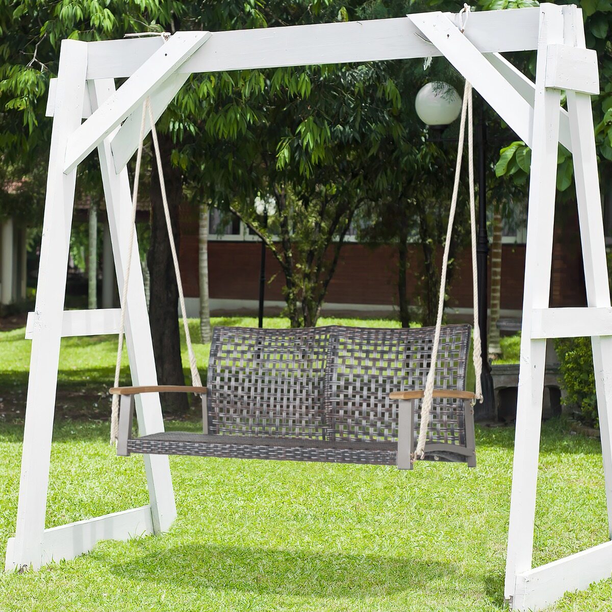 Kahekohaline sünteetilisest rotangist aiakiik