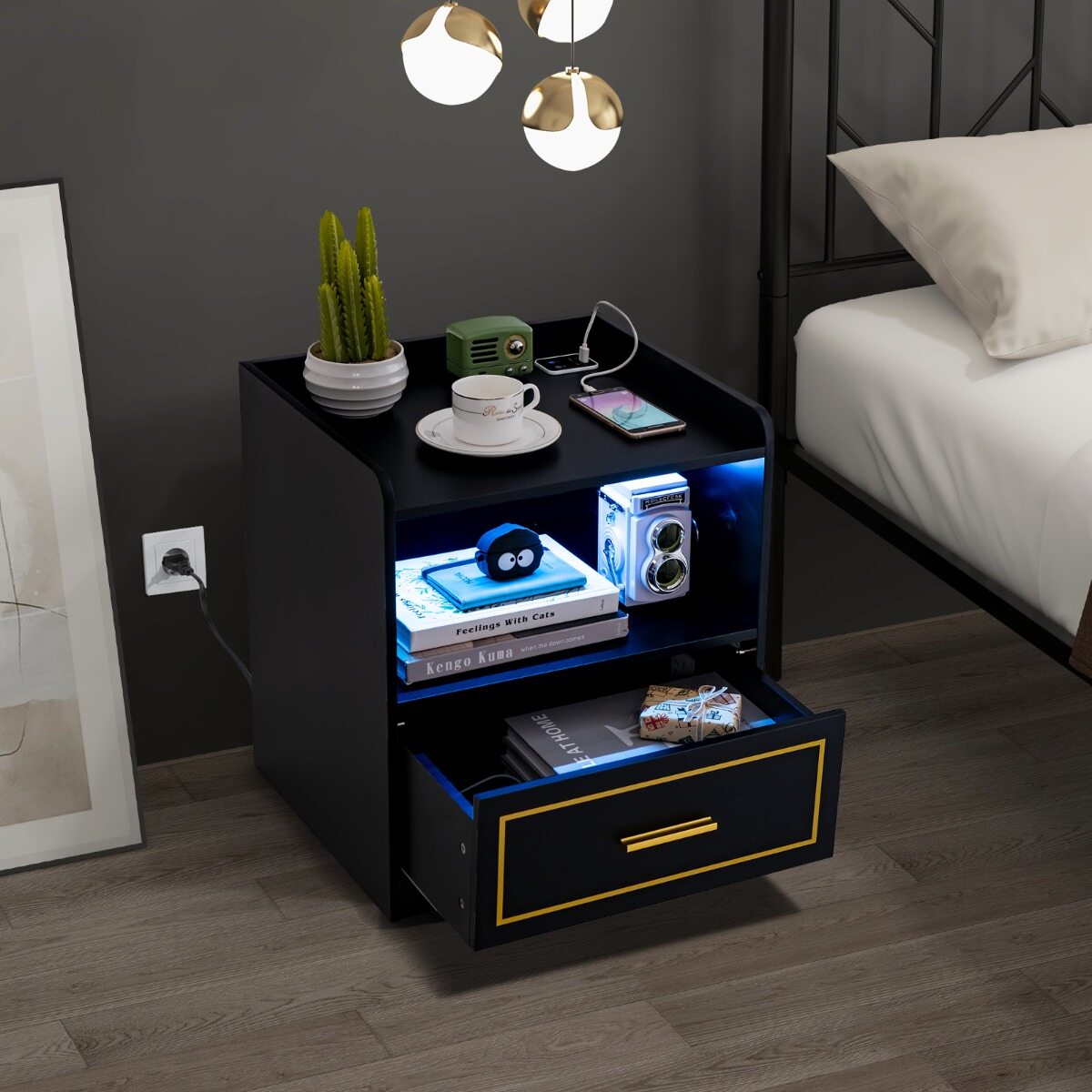 Öökapp LED-valgustiga USB-port ja C-tüüpi laadimisjaam Öökapp liikumisanduriga must
