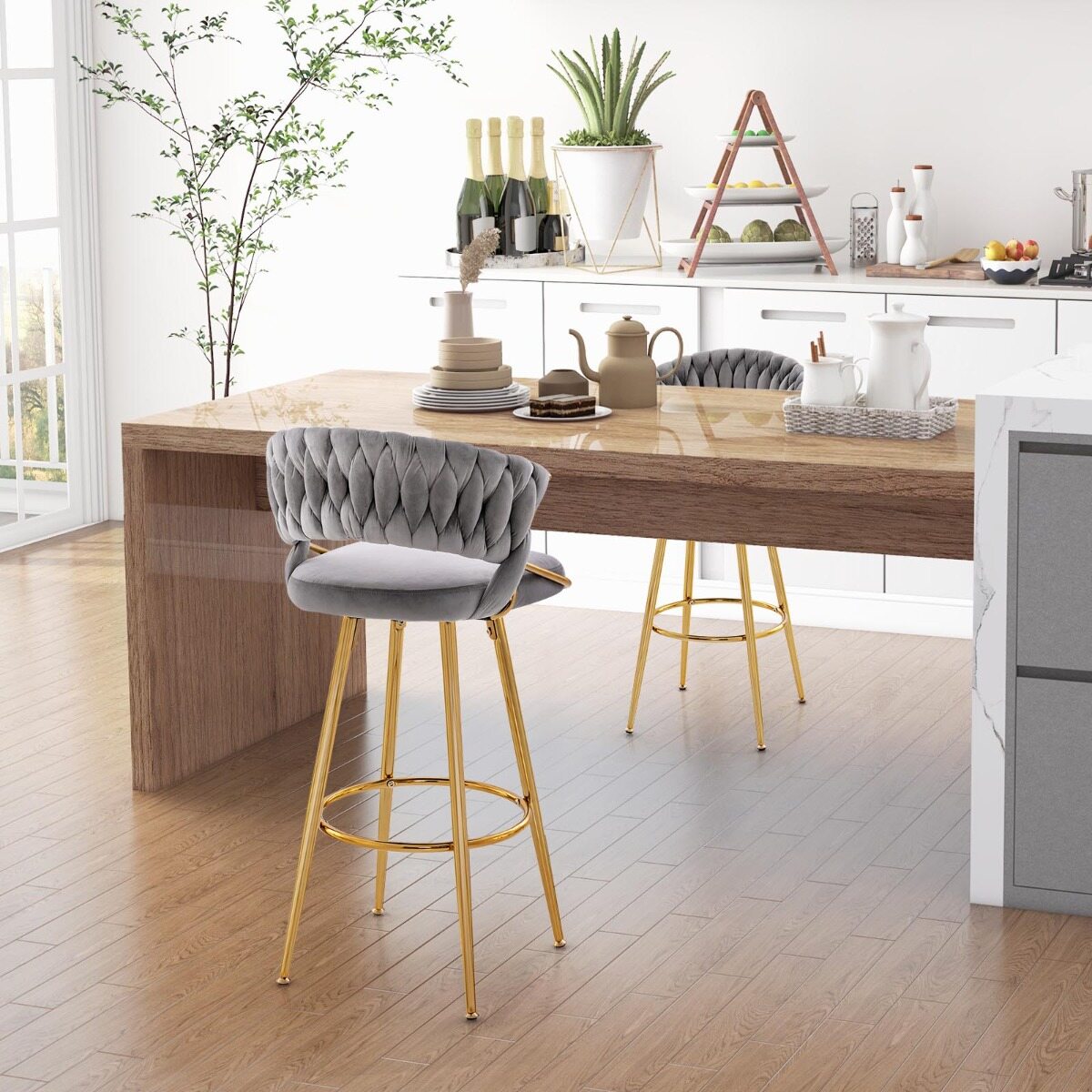 74 cm sametist baaritoolide komplekt (2 tk), kootud seljatoe ja kuldsete metalljalgadega – hall