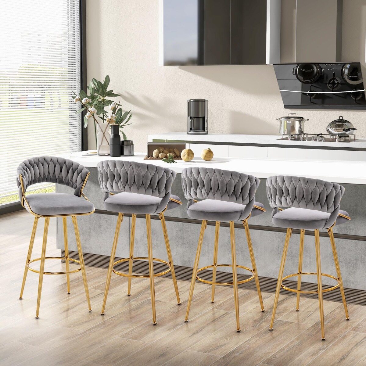 74 cm sametist baaritoolide komplekt (2 tk), kootud seljatoe ja kuldsete metalljalgadega – hall