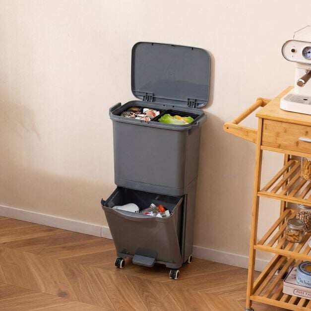 36-liitrine prügikast kahe eemaldatava sektsiooni, kallutatava osa ja jäätmeklassifikatsioonikleebistega, hall