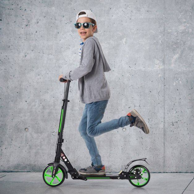 Sport Scooter with aluminum footboard Scooter Roller height adjustable Kick scooter foldable Black and green wheels