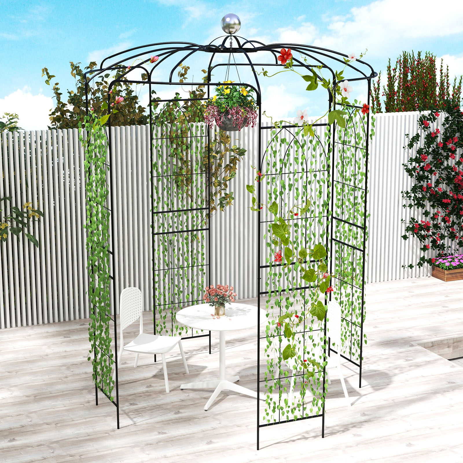Linnupuuri kujuline vaatetorn ronitaimede ja pulmatseremoonia kaunistamiseks